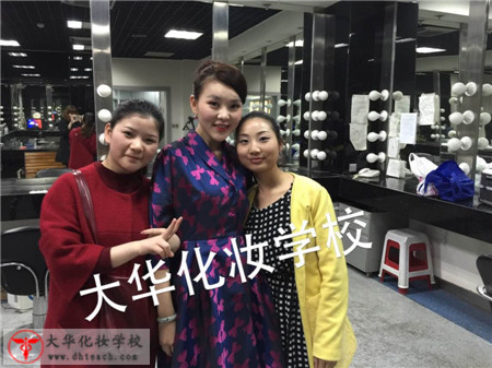 大華化妝師與演員合照